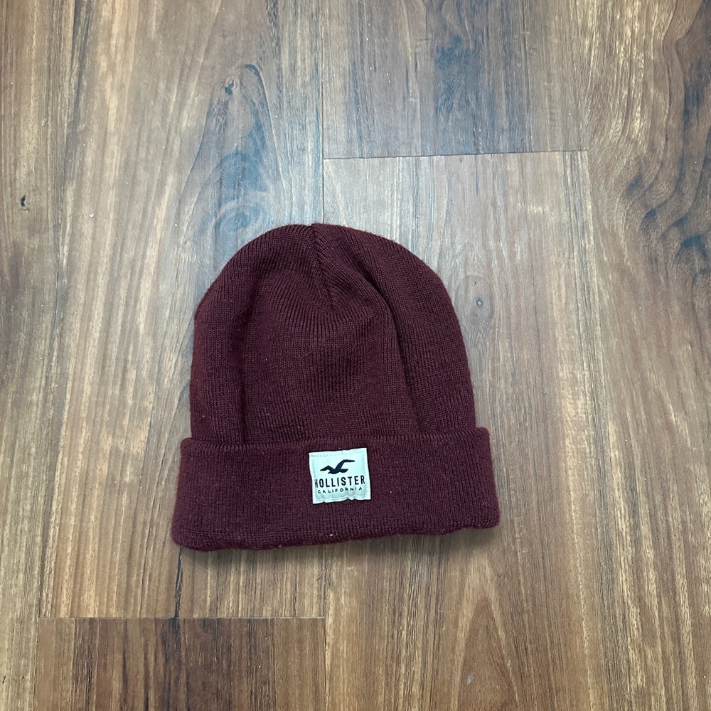 burgundy hollister beanie